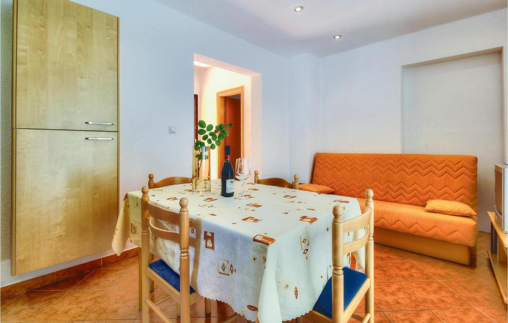 Amazing home in Buje with 3 Bedrooms, WiFi&Outdoor swimming pool Zewnętrze zdjęcie